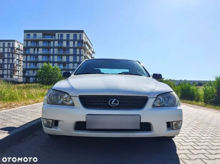 Lexus Is
