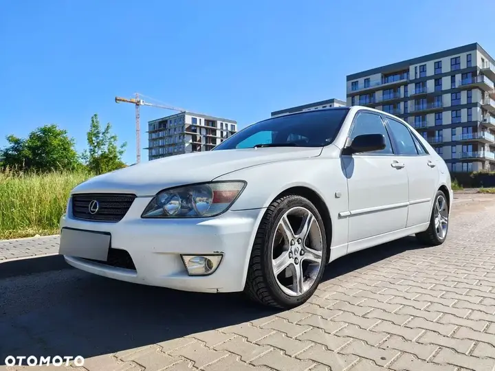 Lexus Is 2001 photo 2