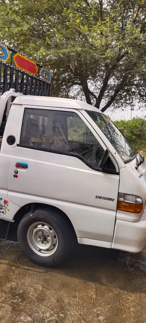 Hyundai Shehzore