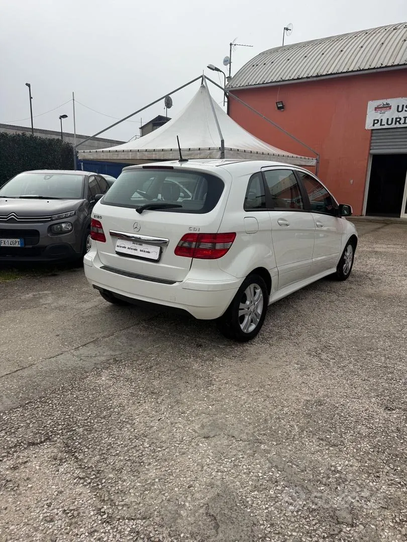 Mercedes-Benz A 180 Cdi 2011 photo 2