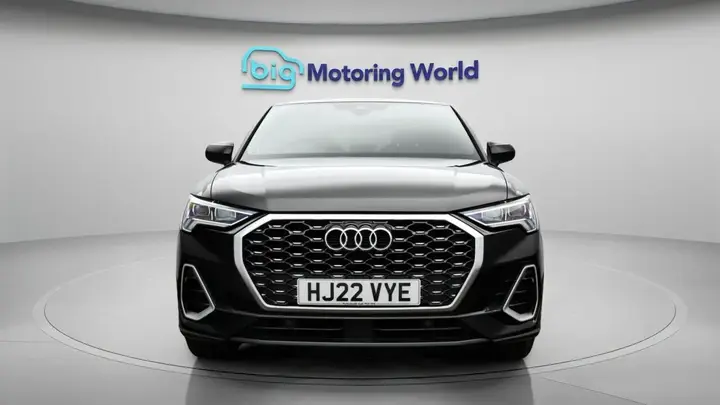Audi Q3 2022 photo 3