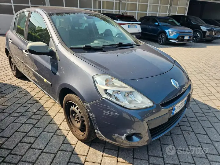 Renault Clio 2014 photo 2