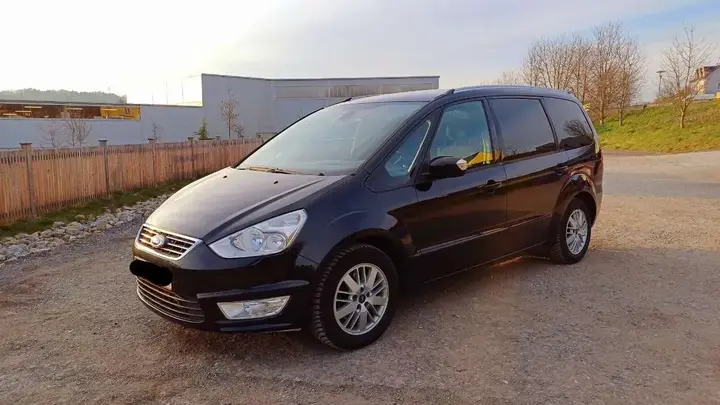 Ford Galaxy 2013 photo 2