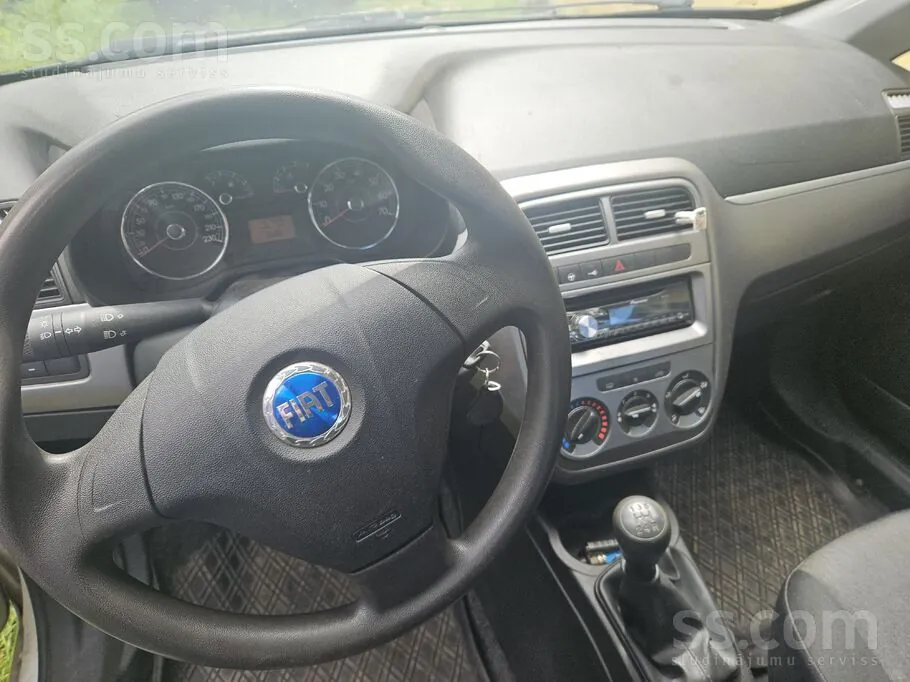 Fiat Punto 2013 photo 5