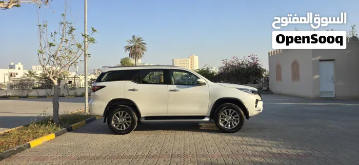 Toyota Fortuner 2024 photo 2