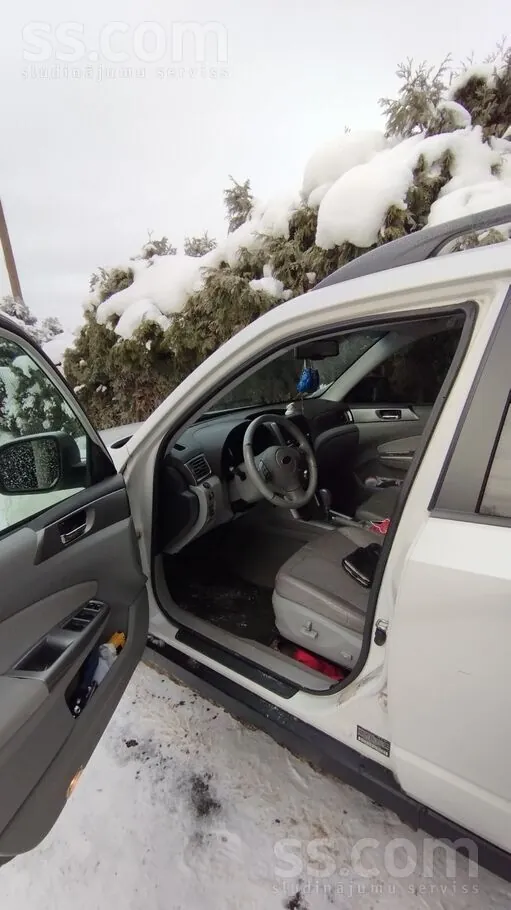 Subaru Forester 2010 photo 5