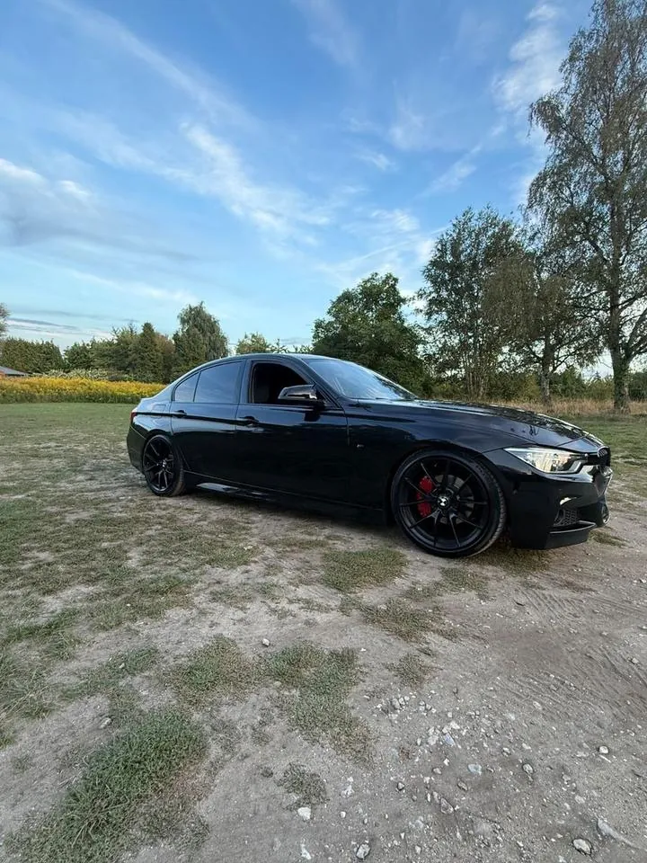BMW 320I