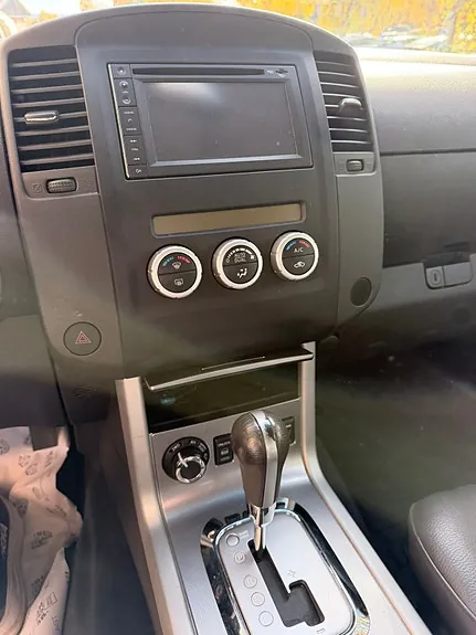 Nissan Navara 2013 photo 2
