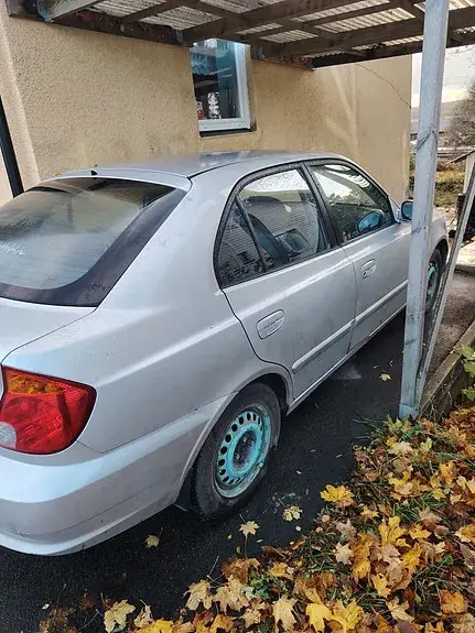 Hyundai Accent 2004 photo 4
