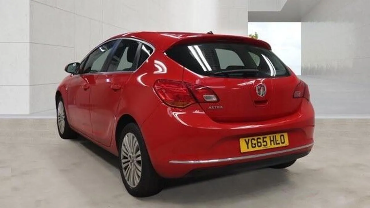 Vauxhall Astra 2015 photo 3