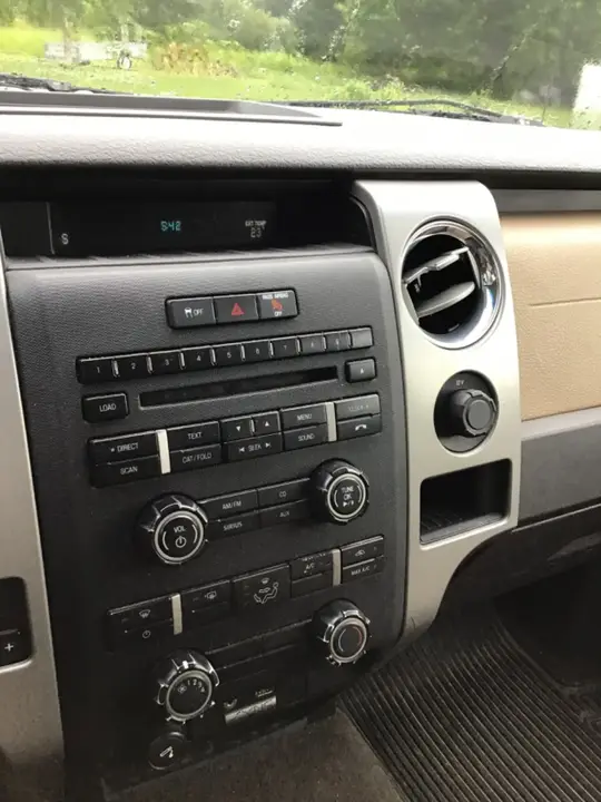 Ford F-150 2010 photo 3