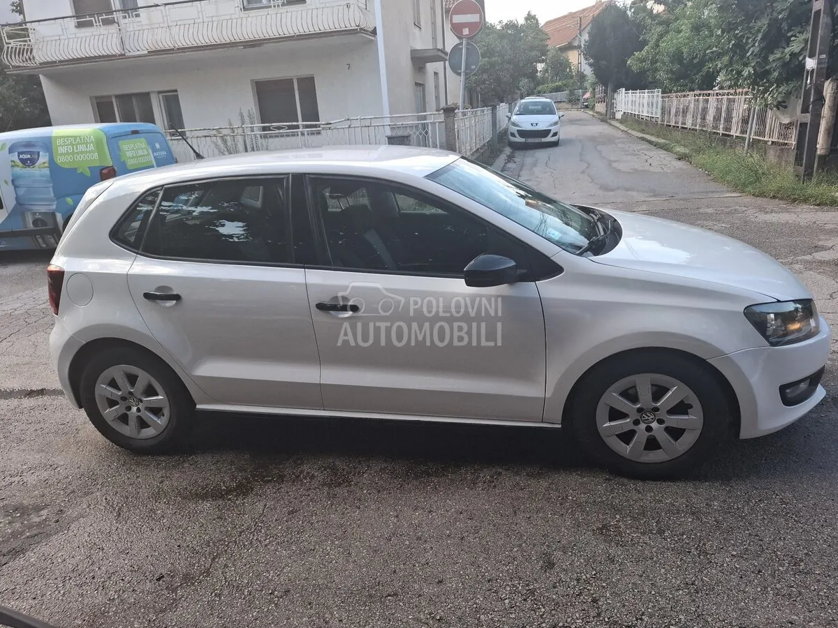 Volkswagen Polo 2010 photo 4