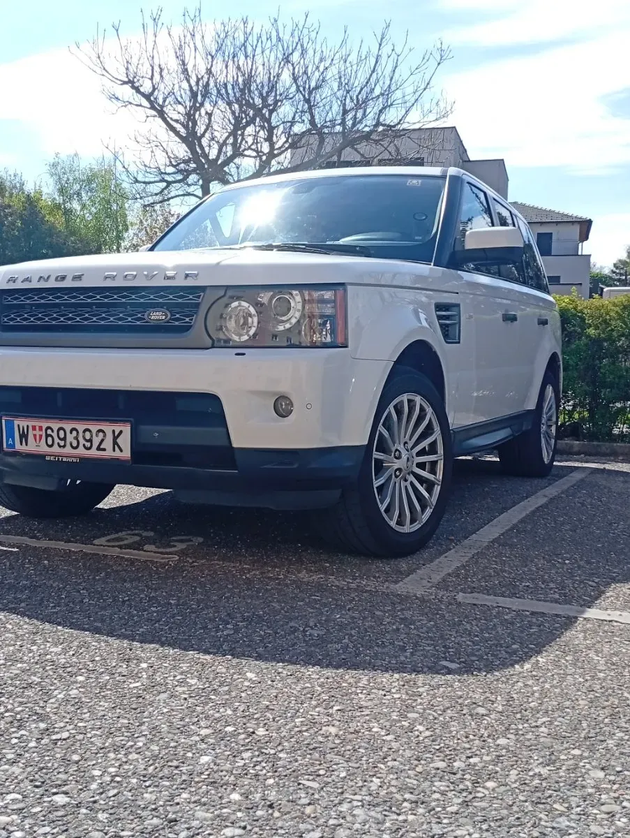 Land Rover Range Rover Sport 2011 photo 2