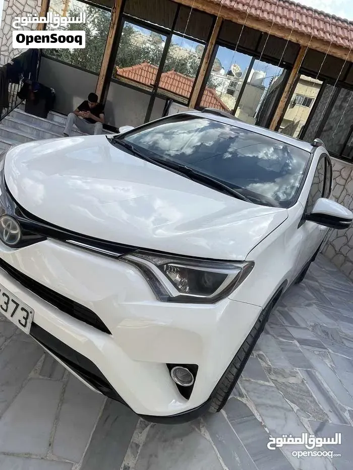 Toyota Rav 4 2018 photo 2