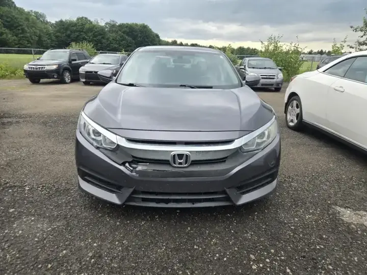 Honda Civic 2017 photo 2