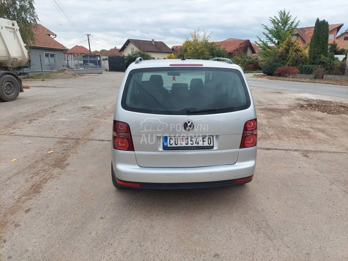 Volkswagen Touran 2008 photo 5