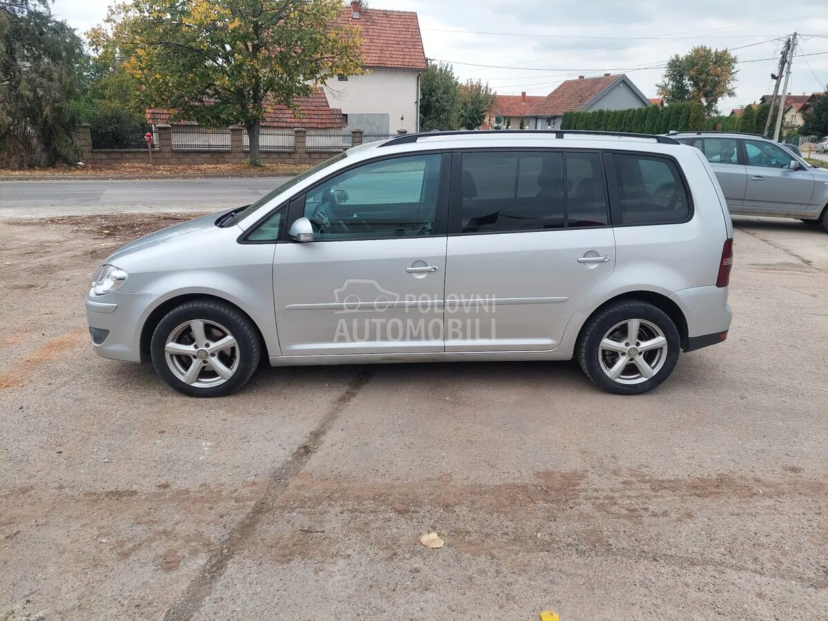 Volkswagen Touran 2008 photo 3