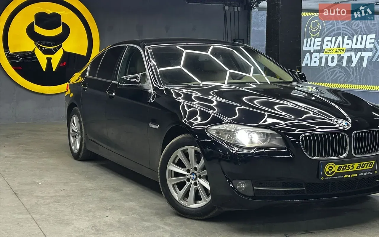 BMW 5 Series 2011 photo 2