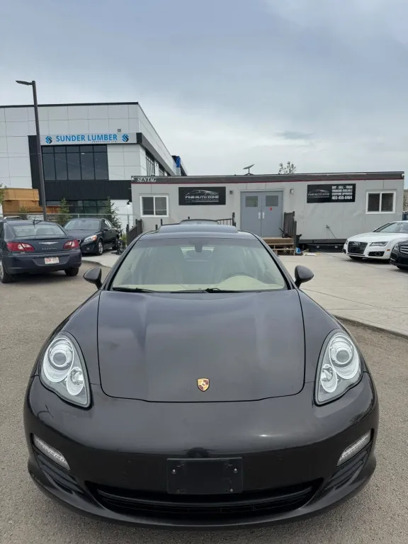 Porsche Panamera 2011 photo 2
