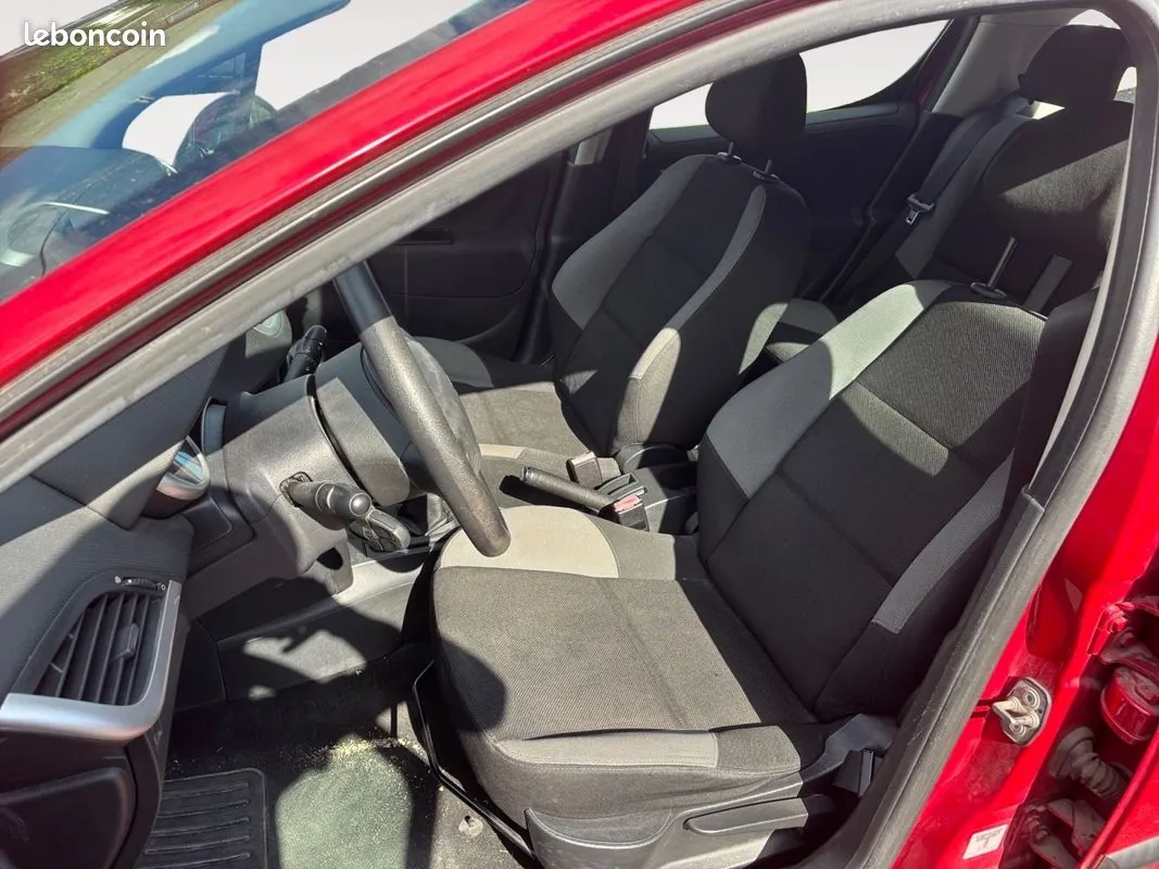 Peugeot 207 2008 photo 2
