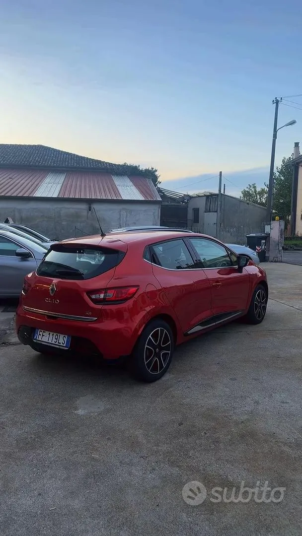 Renault Clio 2016 photo 2
