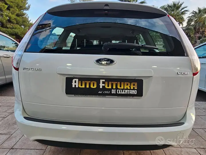 Ford Focus 2010 photo 5