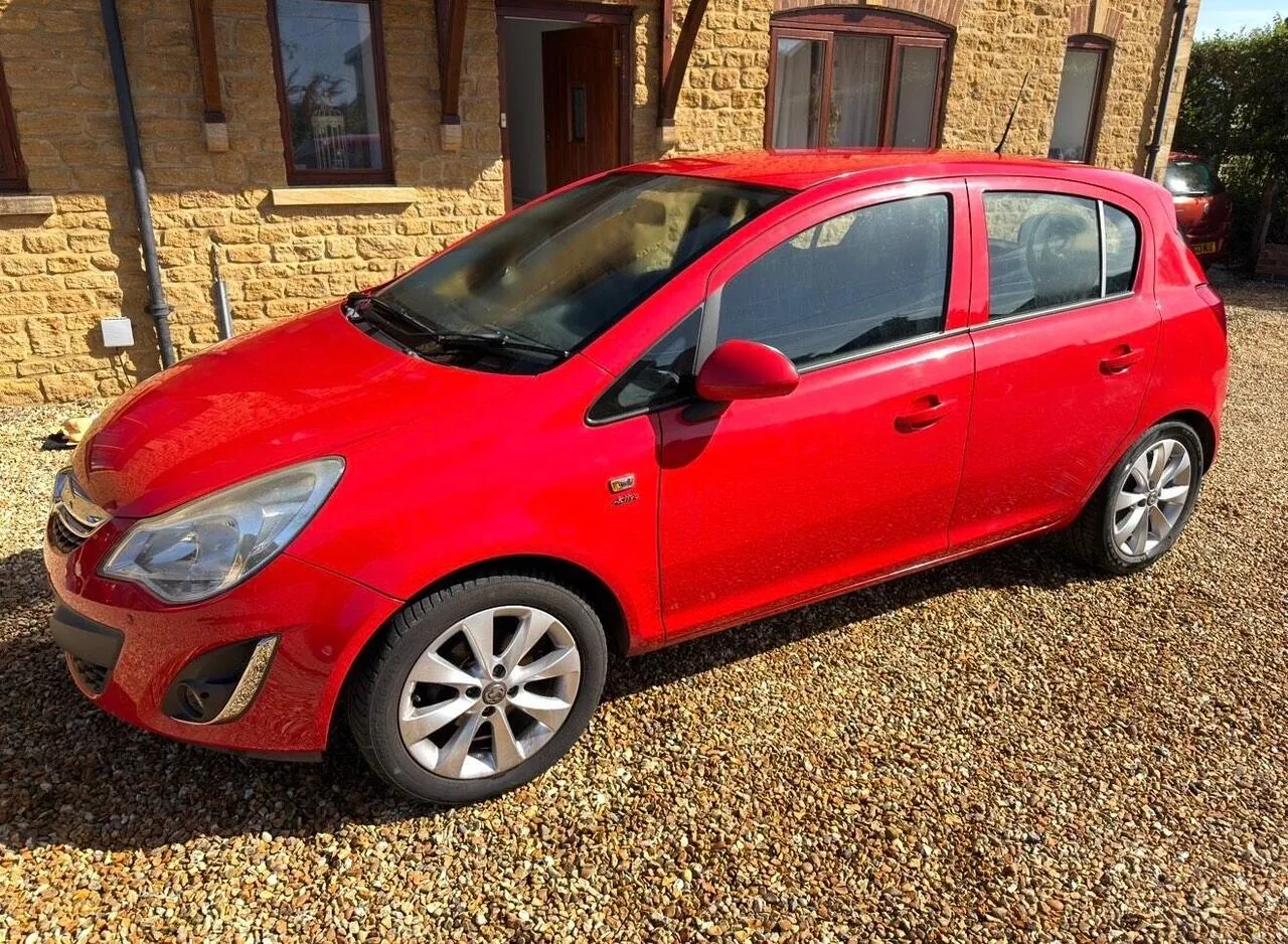 Vauxhall Corsa 2012 photo 2