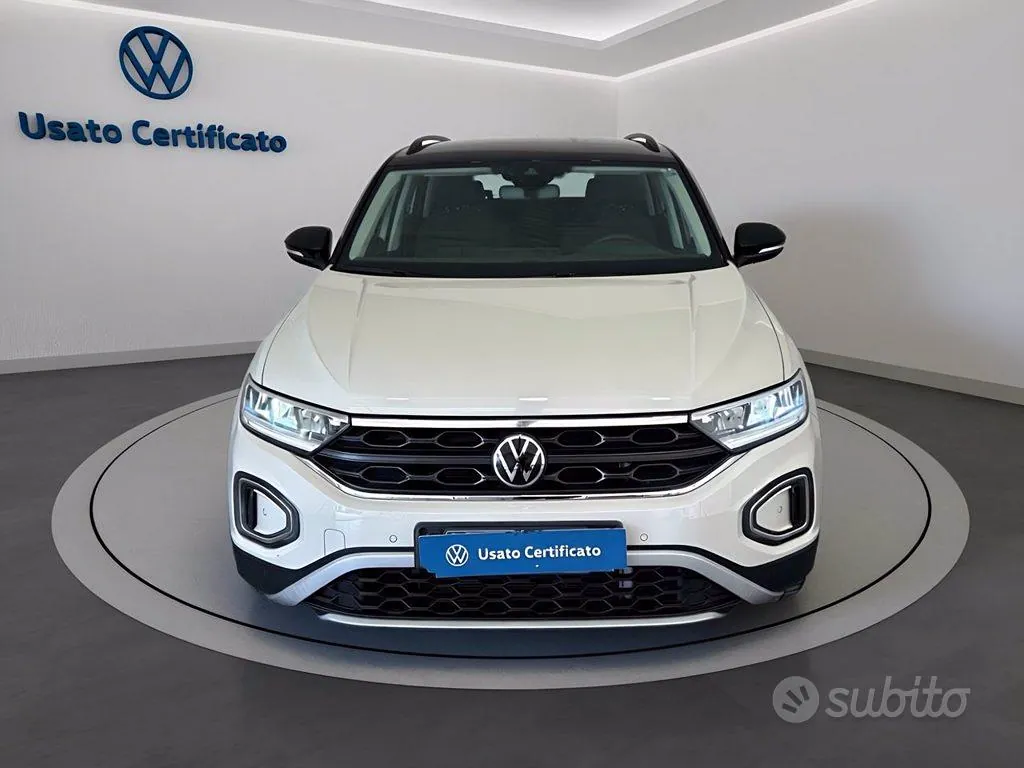 Volkswagen T-Roc 2023 photo 2