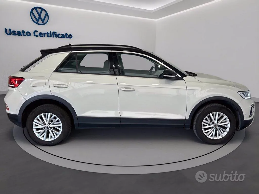 Volkswagen T-Roc 2023 photo 3