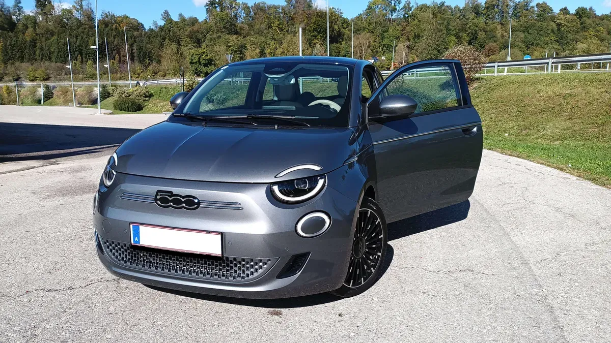 Fiat 500E 2022 photo 3