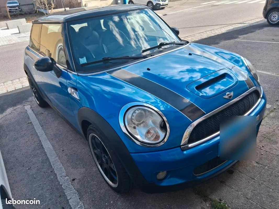 Mini Cooper 2010 photo 2