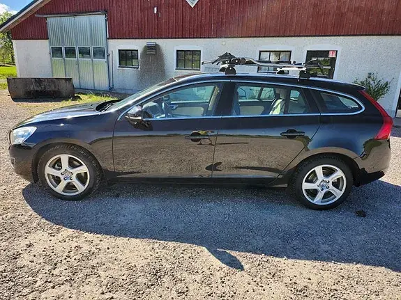 Volvo V60 2012 photo 2