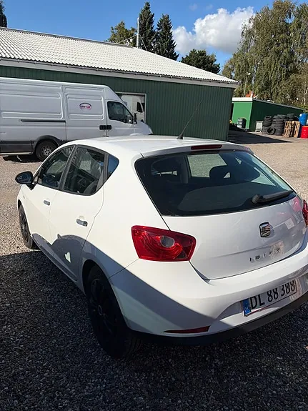Seat Ibiza 2011 photo 4