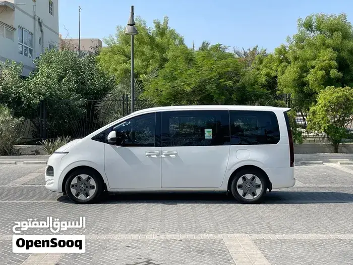 Hyundai Staria 2024 photo 3
