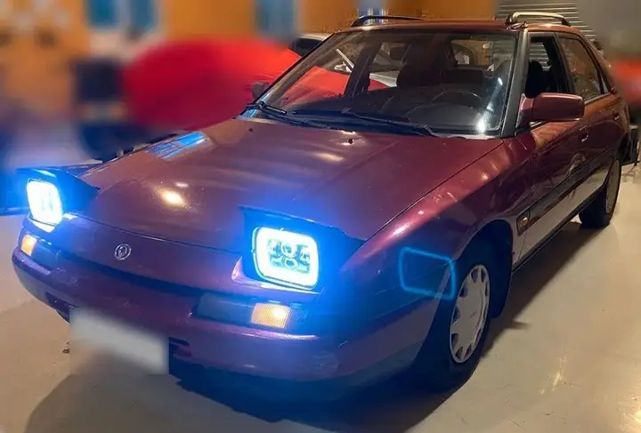 Mazda 323F