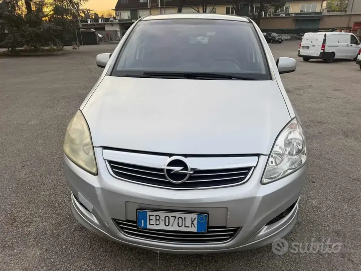 Opel Zafira 2010 photo 2