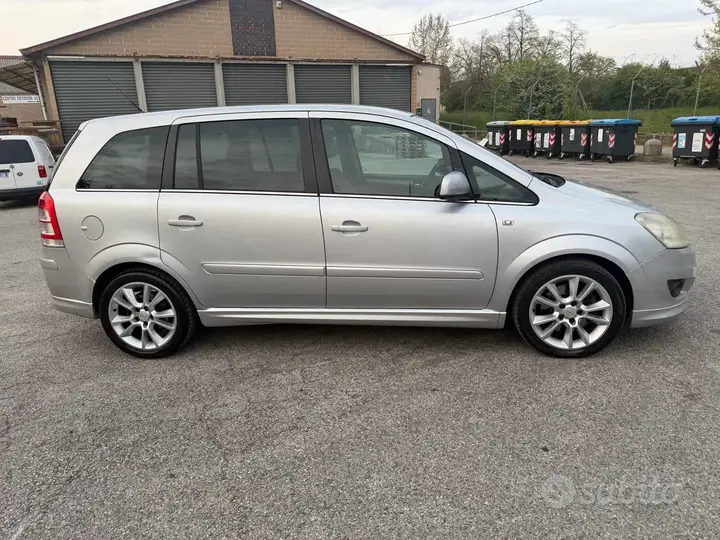 Opel Zafira 2010 photo 3