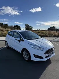 Ford Fiesta 2015 photo 2
