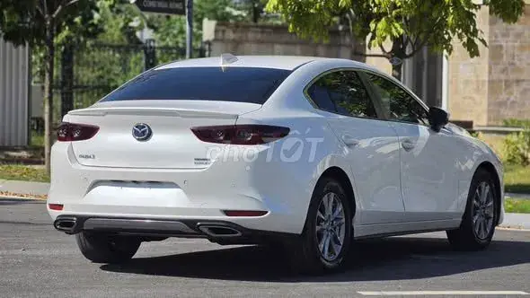 Mazda 3 2024 photo 3