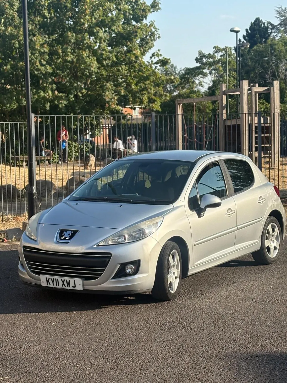 Peugeot 207 2011 photo 2