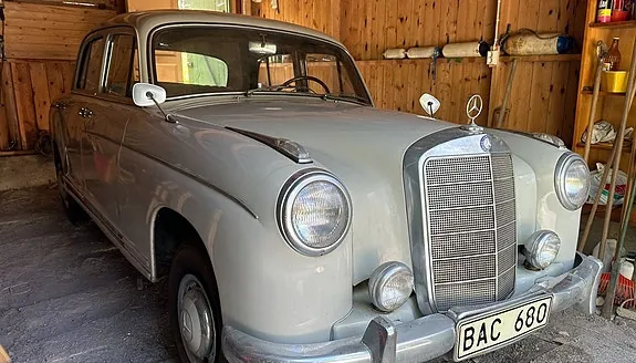 Mercedes-Benz 220 S