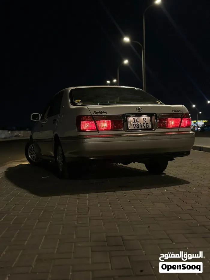 Toyota Crown 2002 photo 3