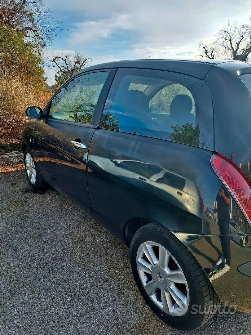 Lancia Ypsilon 2004 photo 4