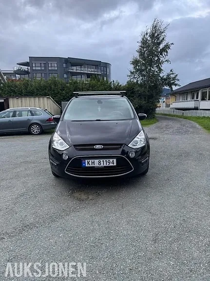 Ford S-Max 2012 photo 2
