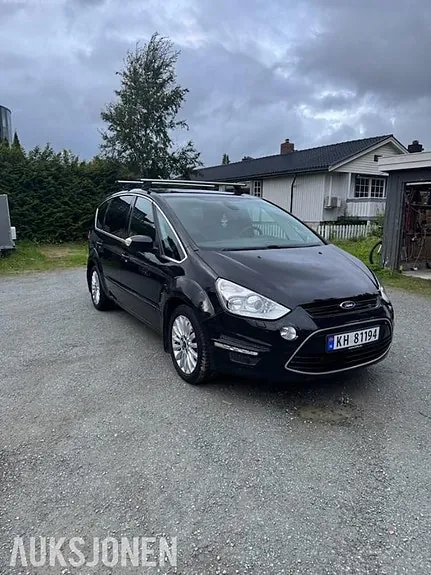 Ford S-Max 2012 photo 3