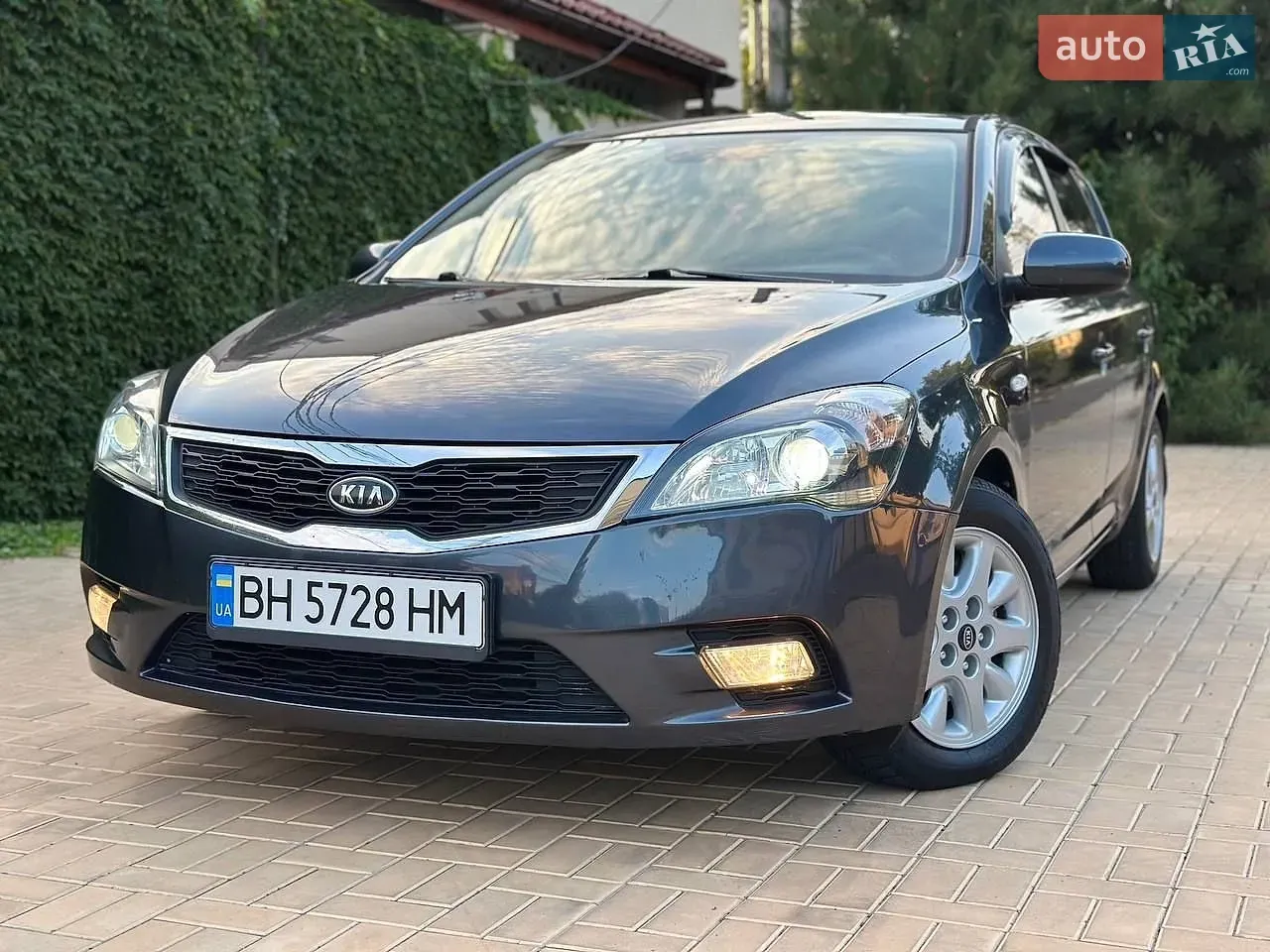 Kia Ceed 2010 photo 2