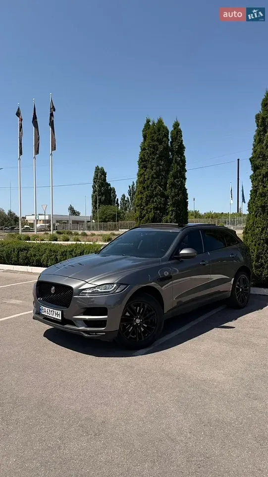 Jaguar F-Pace 2017 photo 2
