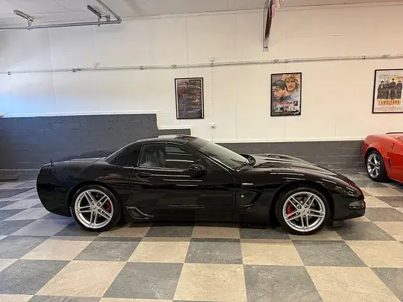 Chevrolet Corvette 2002 photo 2