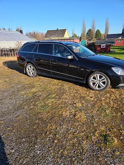 Mercedes-Benz E200 2011 photo 4