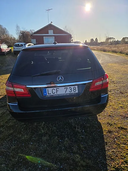 Mercedes-Benz E200 2011 photo 3